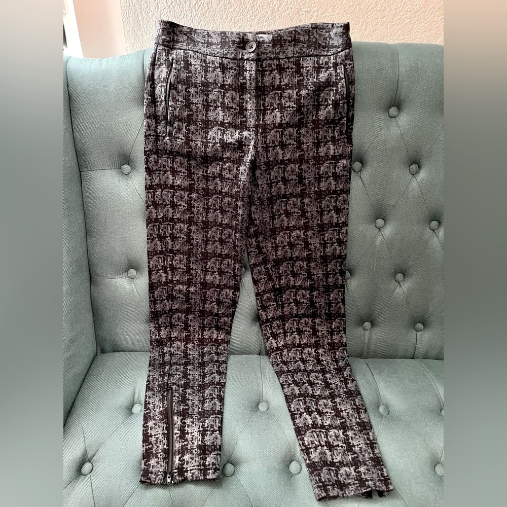 Betabrand Dress/Yoga Pants Skinny Leg Black and Gray Motif- Size Small Long
